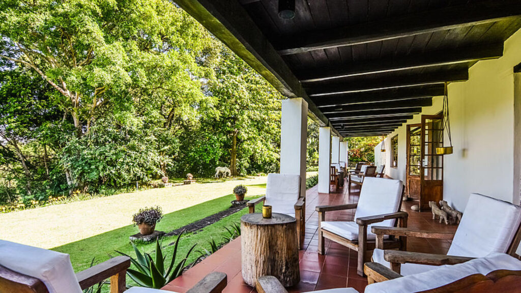 Safari lodge mainhouse